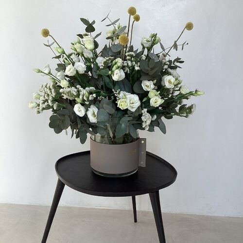 white estouma vase